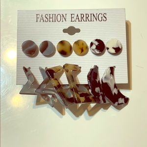 SOLD💲Earrings 6 pair New in Packaging